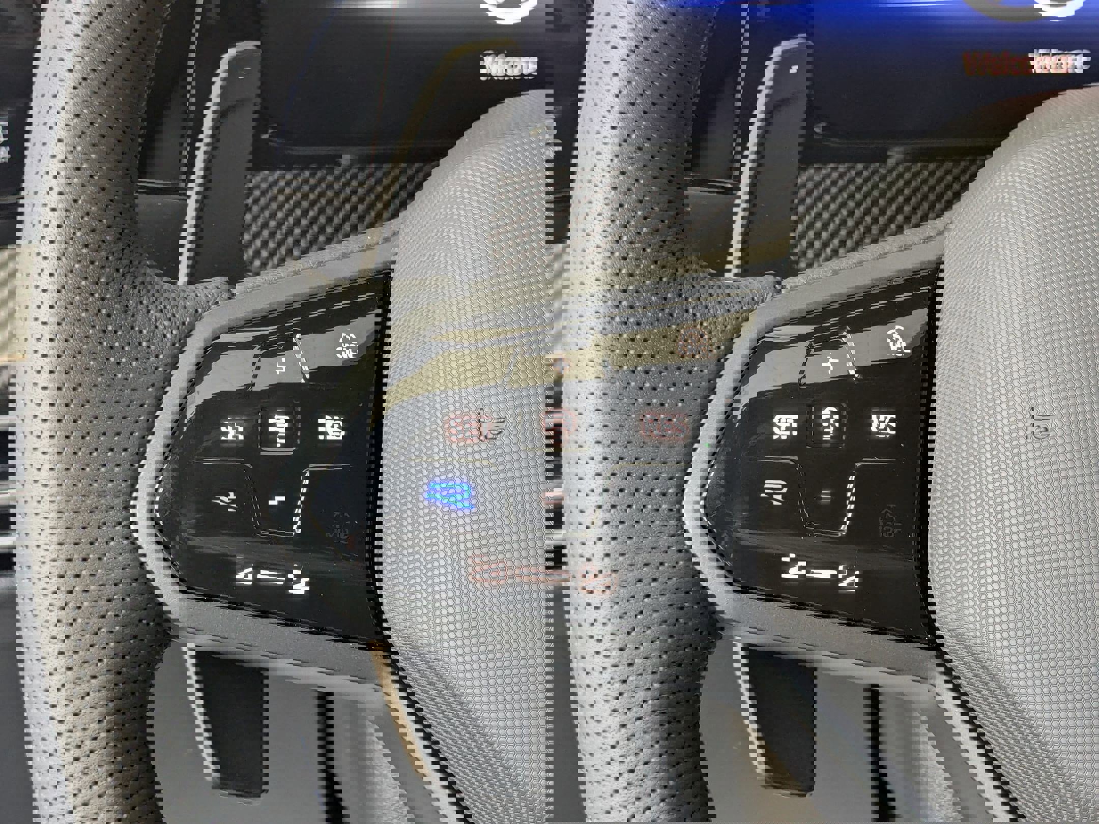 New 2025 Volkswagen Golf R Black Edition image 18