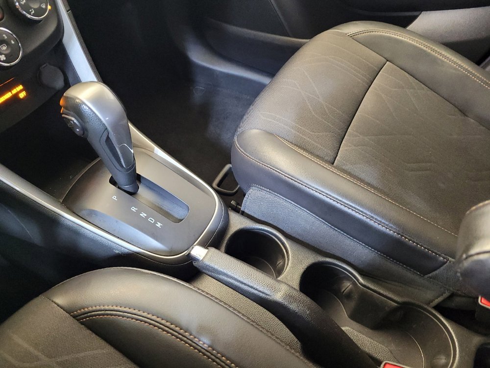 Used 2022 Chevrolet Trax LT w/ LT Convenience Package image 26