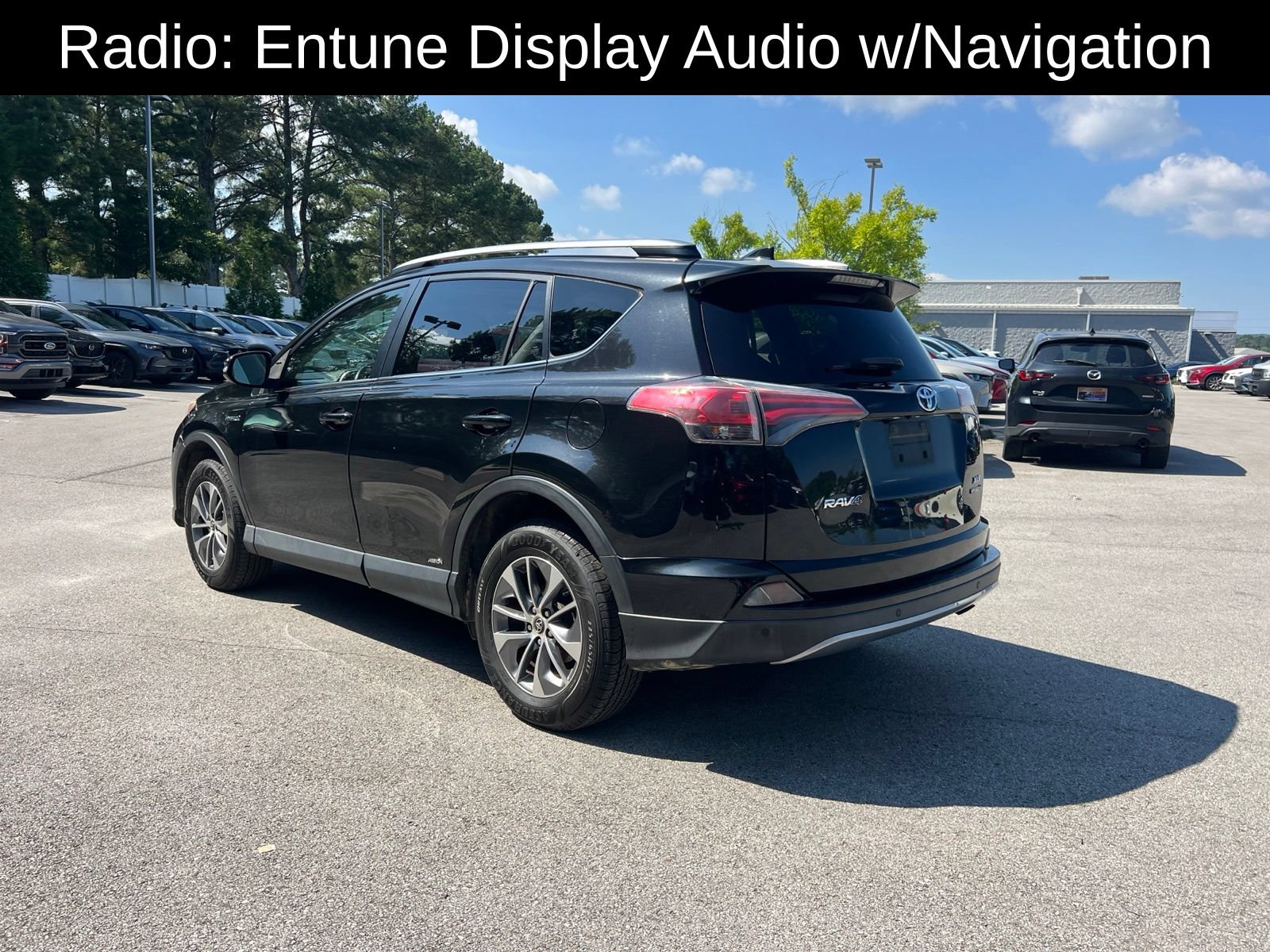 Used 2017 Toyota RAV4 XLE w/ Convenience Package AWD/4WD image 5