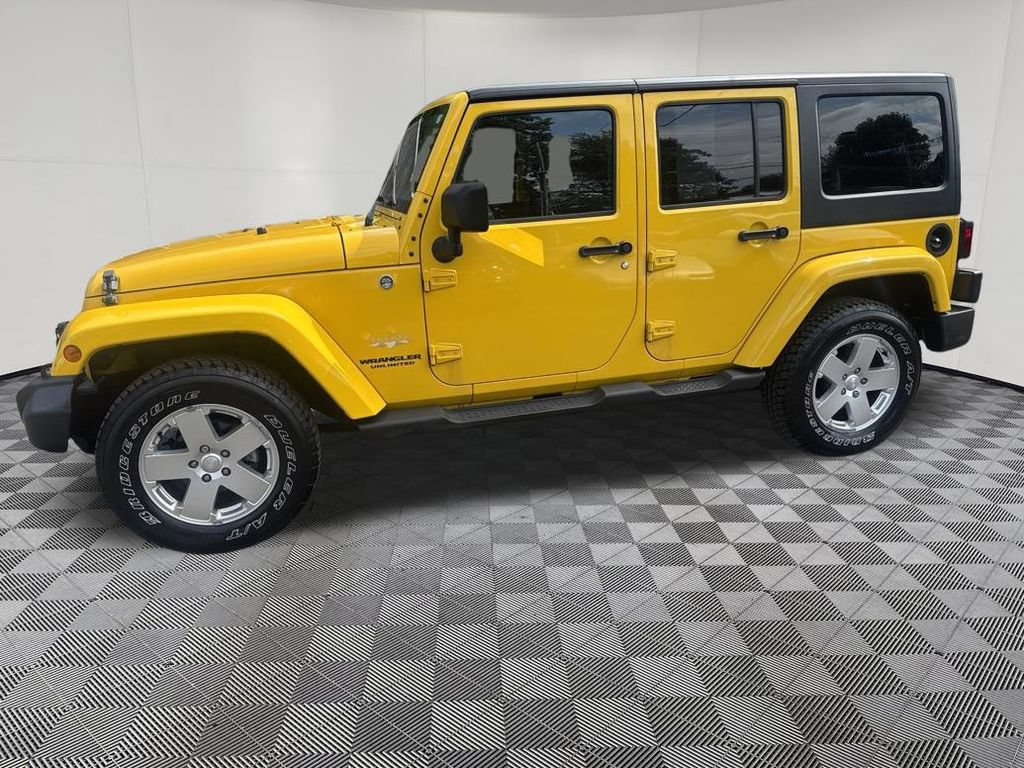 Used 2011 Jeep Wrangler Unlimited Sahara w/ Dual Top Group AWD/4WD image 19
