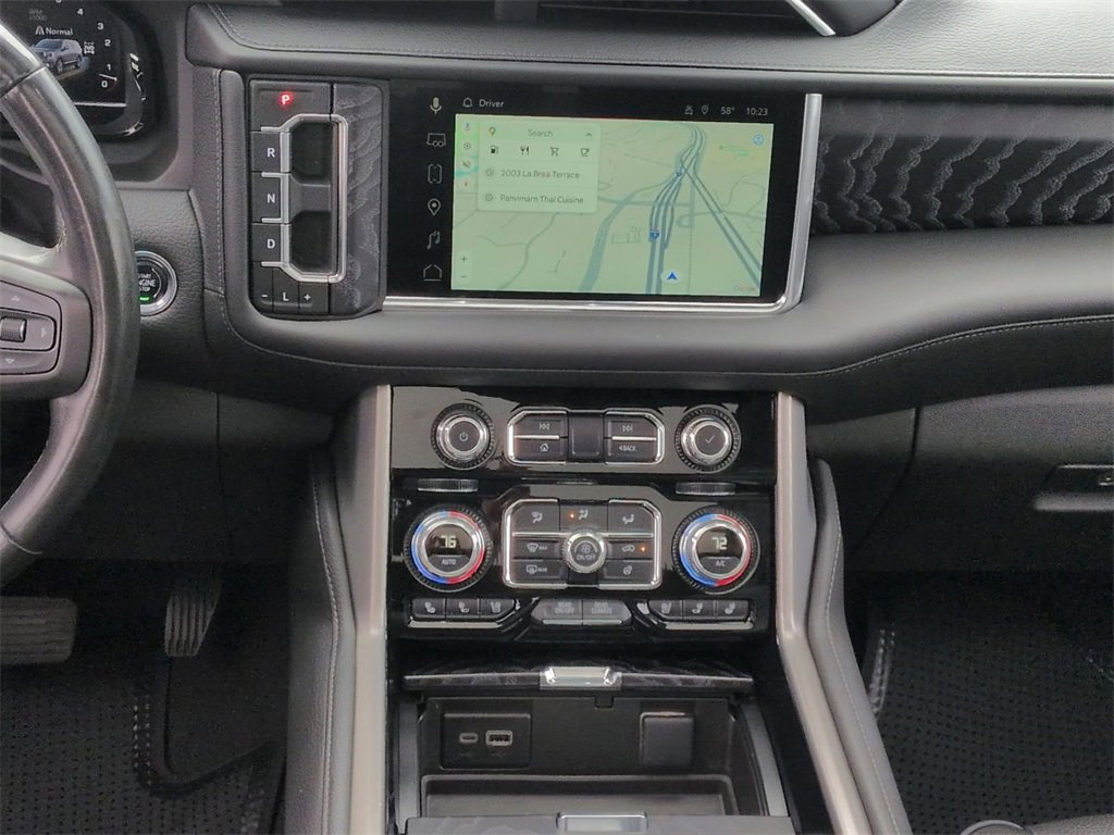 Used 2023 GMC Yukon Denali w/ Denali Reserve Package image 32