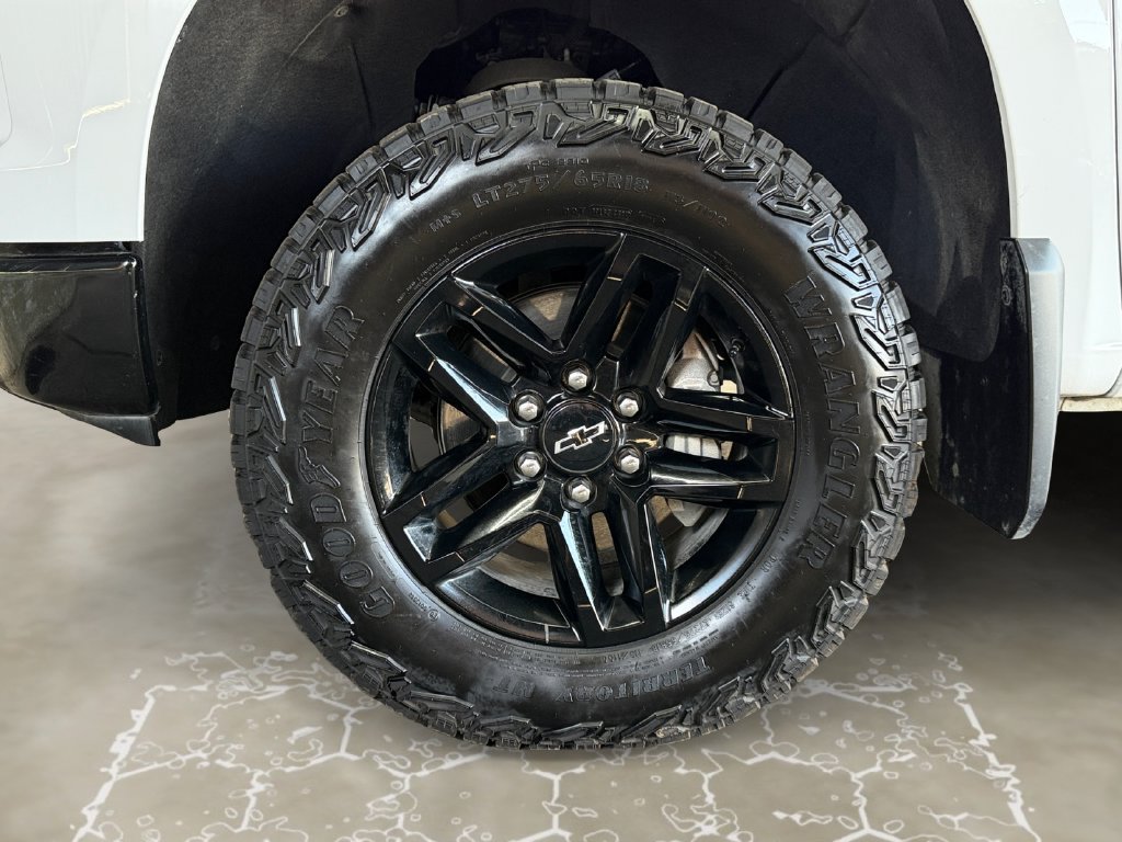Used 2025 Chevrolet Silverado 1500 Custom Trail Boss AWD/4WD image 14