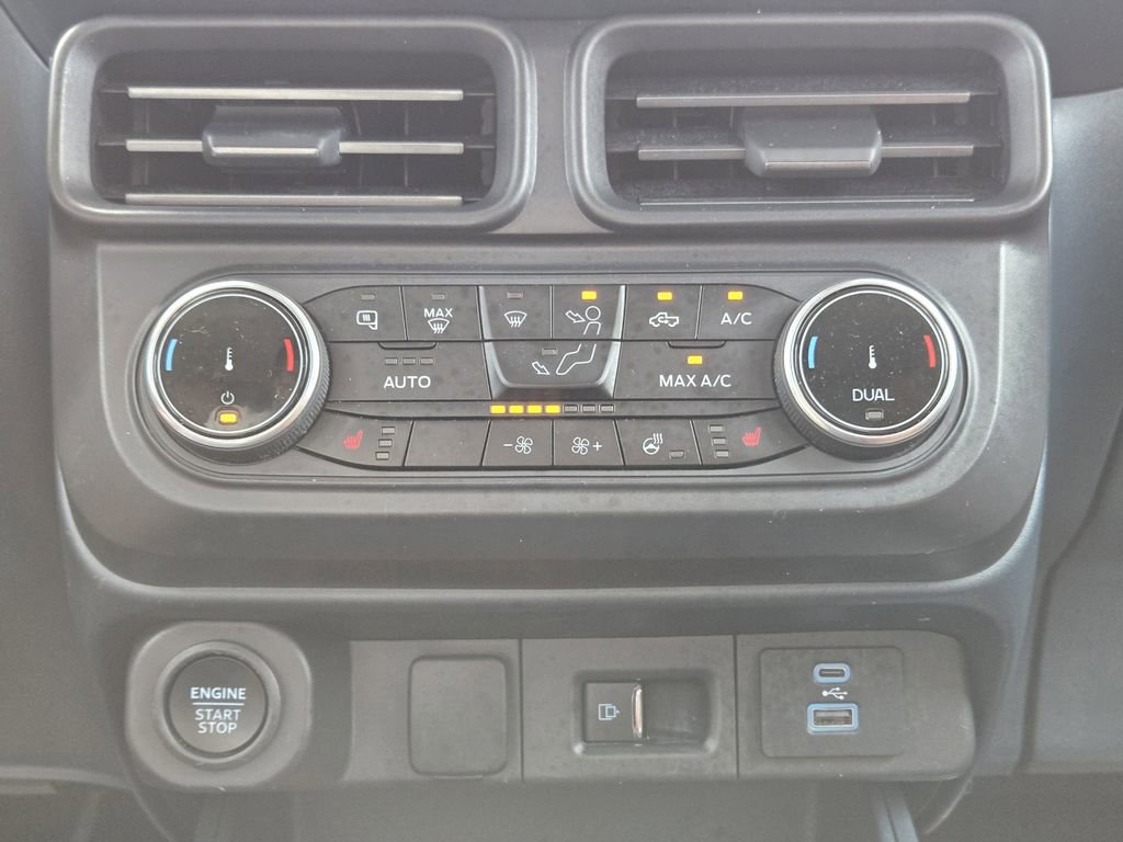 Used 2024 Ford Maverick Lariat w/ FX4 Off-Road Package AWD/4WD image 21