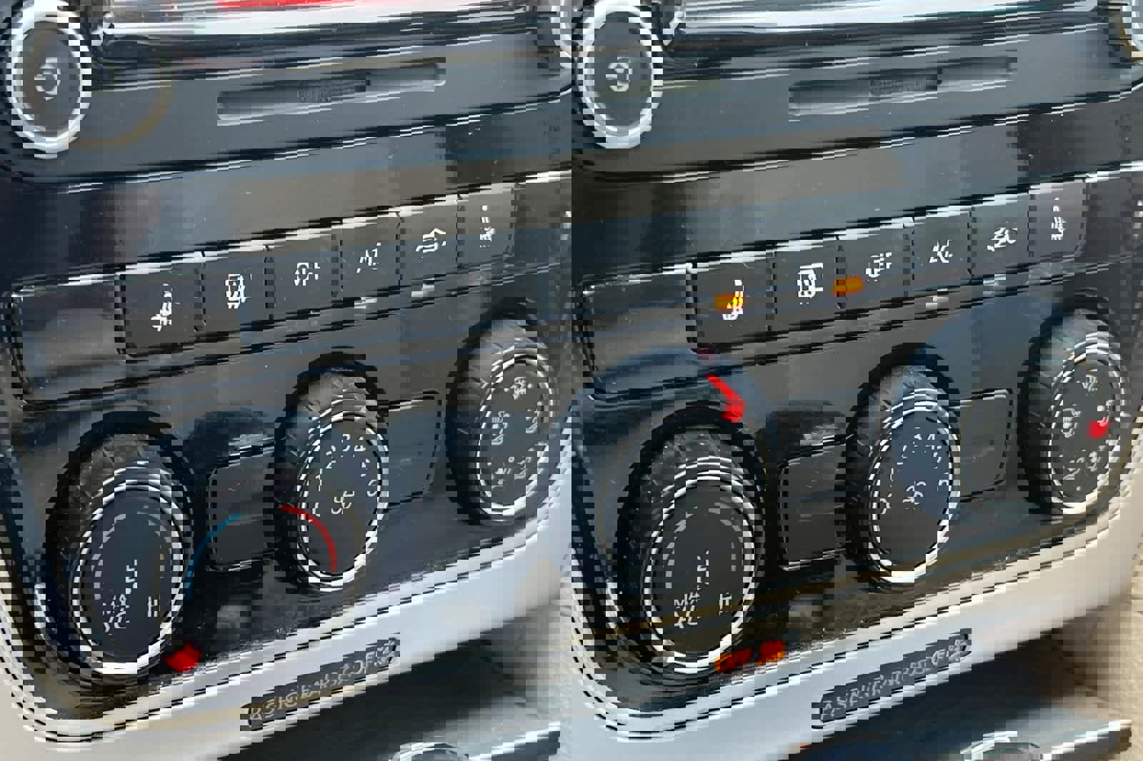 Used 2013 Volkswagen Passat 2.5 SE image 19