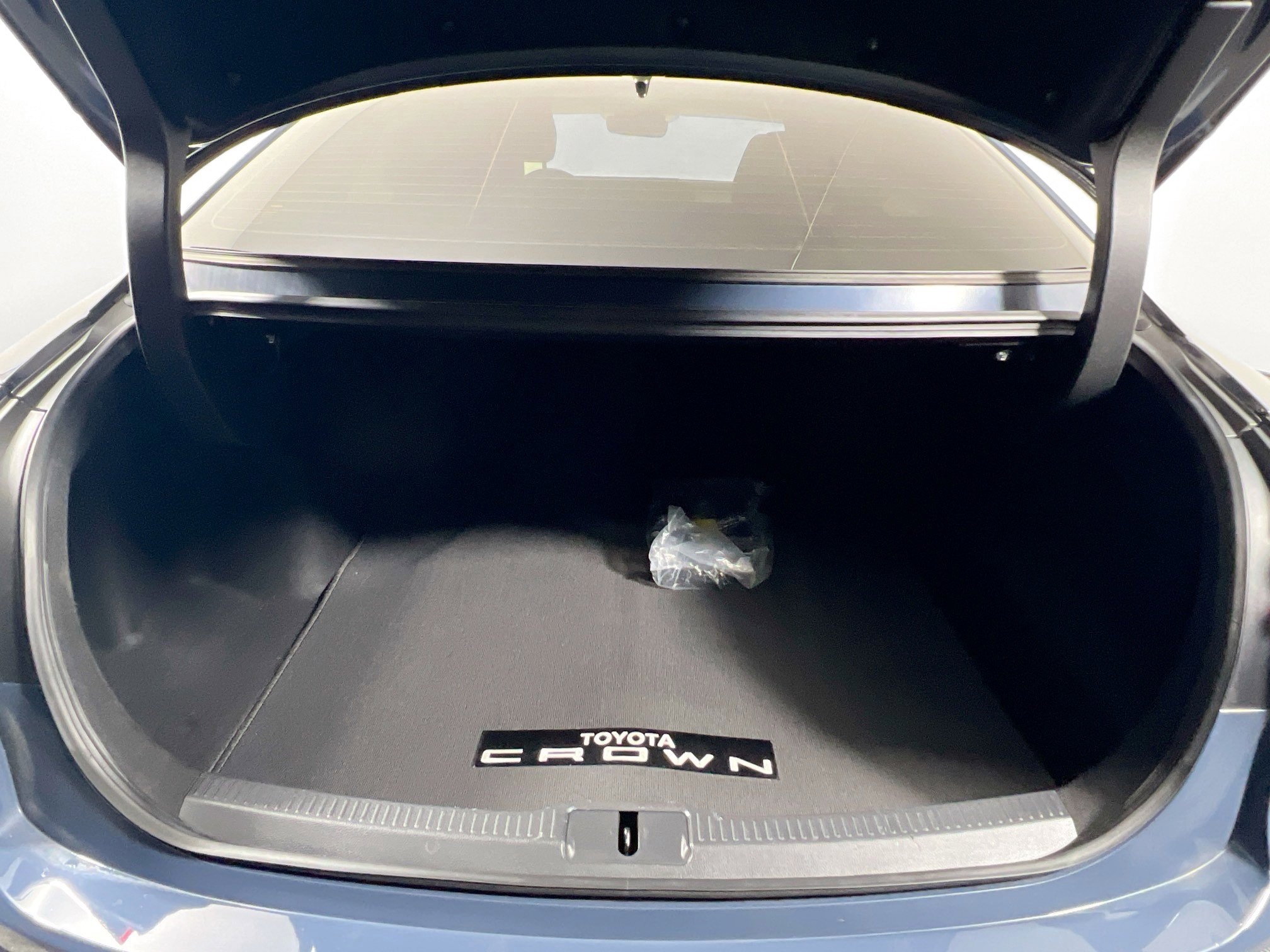 Used 2025 Toyota Crown XLE image 34