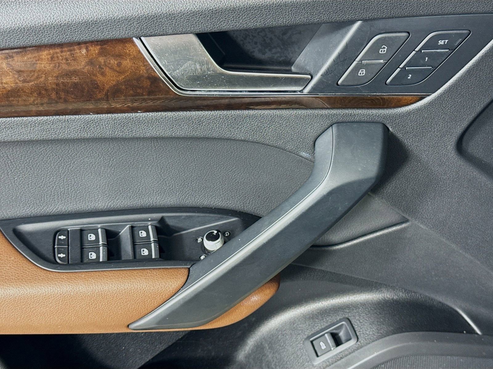 Used 2019 Audi Q5 2.0T Premium w/ Convenience Package image 11