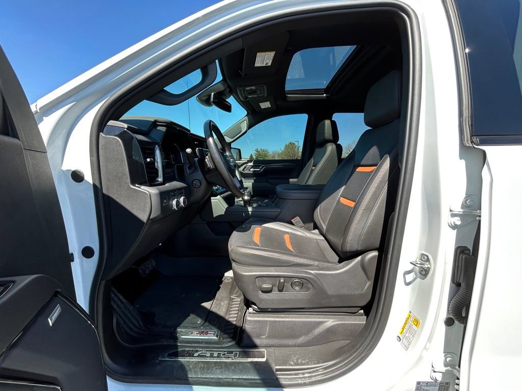 Used 2024 GMC Sierra 1500 AT4 w/ AT4 Preferred Package image 2