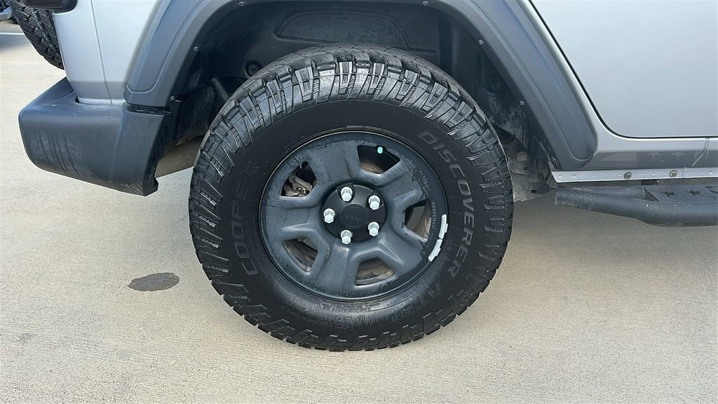 Used 2018 Jeep Wrangler Unlimited Sport image 17