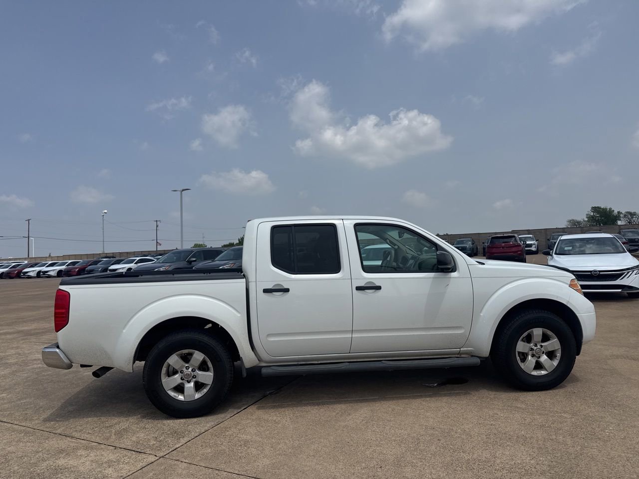 Used 2013 Nissan Frontier SV w/ SV Value Truck Pkg RWD image 23