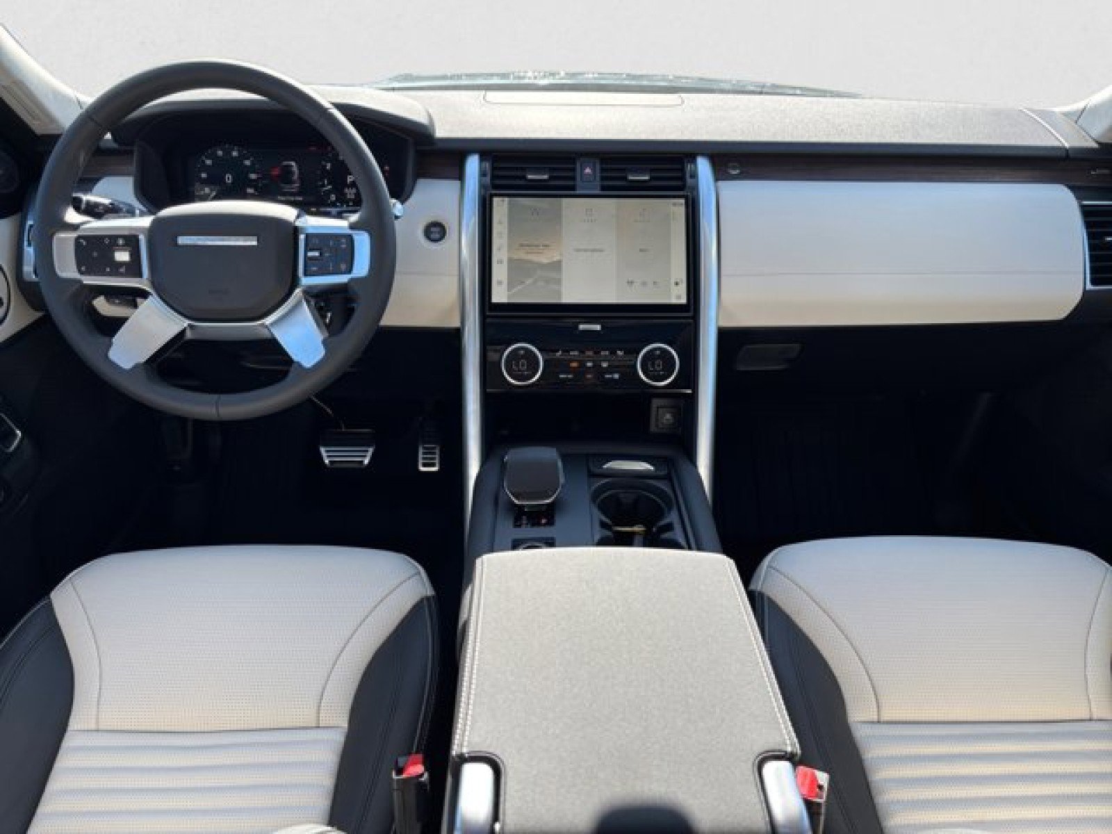 New 2025 Land Rover Discovery Dynamic SE image 13