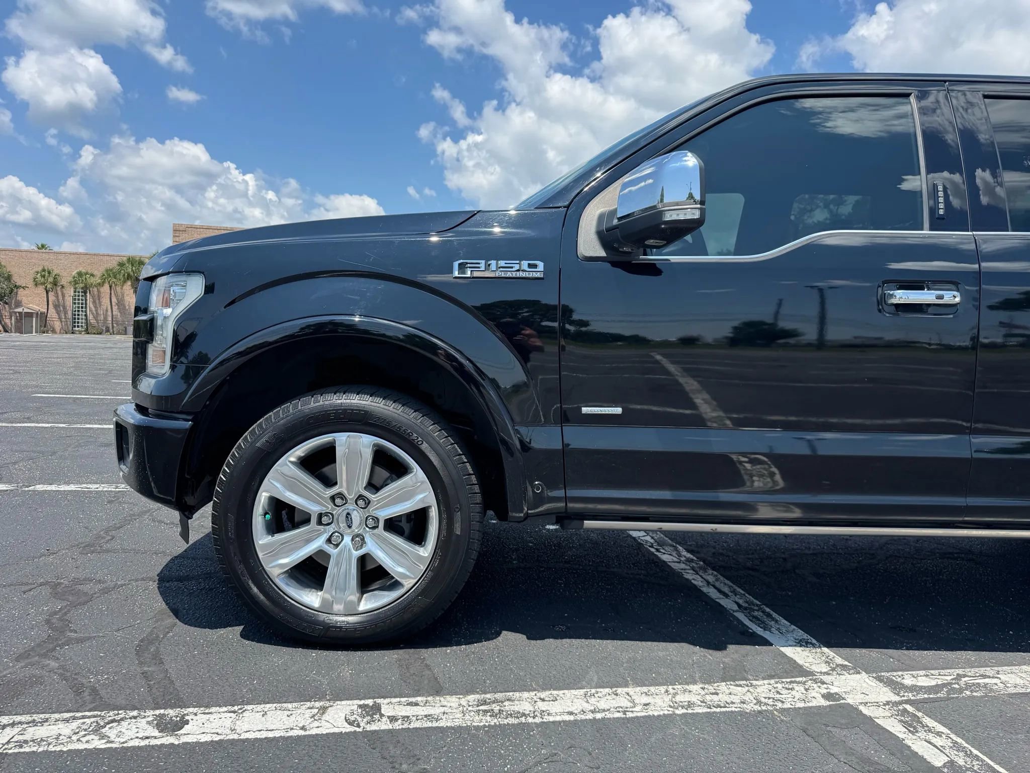 Used 2016 Ford F150 Platinum w/ Equipment Group 701A Luxury image 11