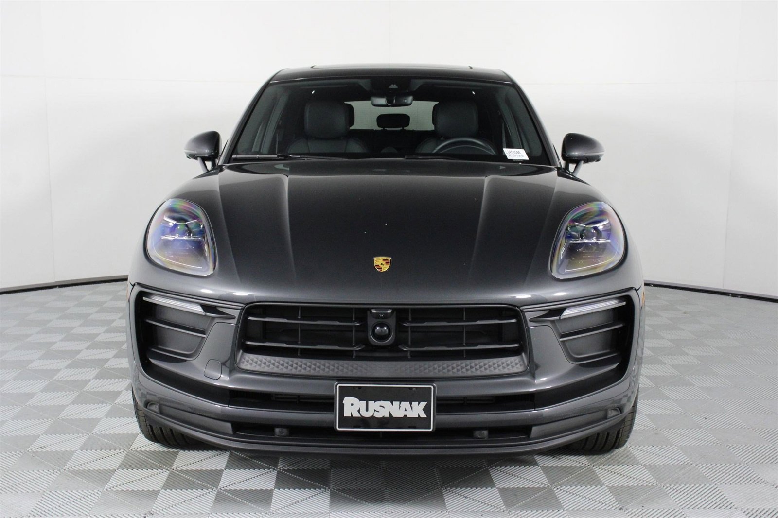 Used 2025 Porsche Macan image 10