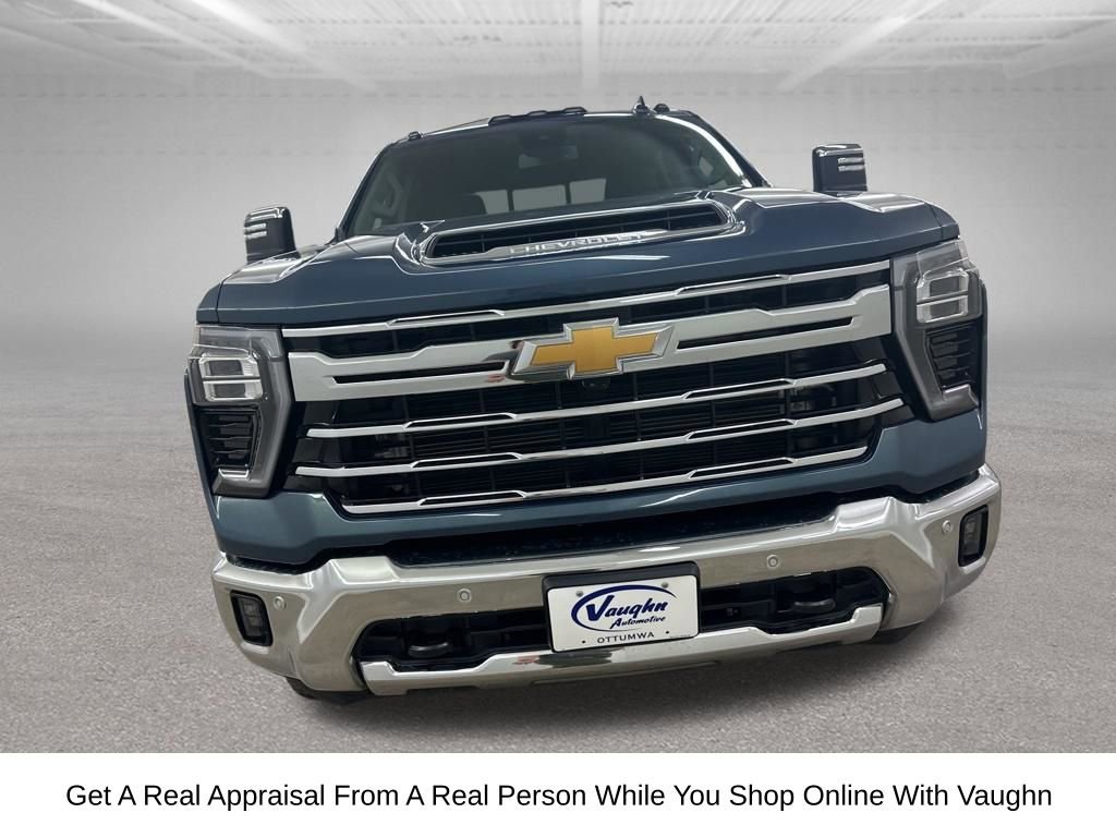 Used 2025 Chevrolet Silverado 2500 LTZ w/ LTZ Convenience Package image 5