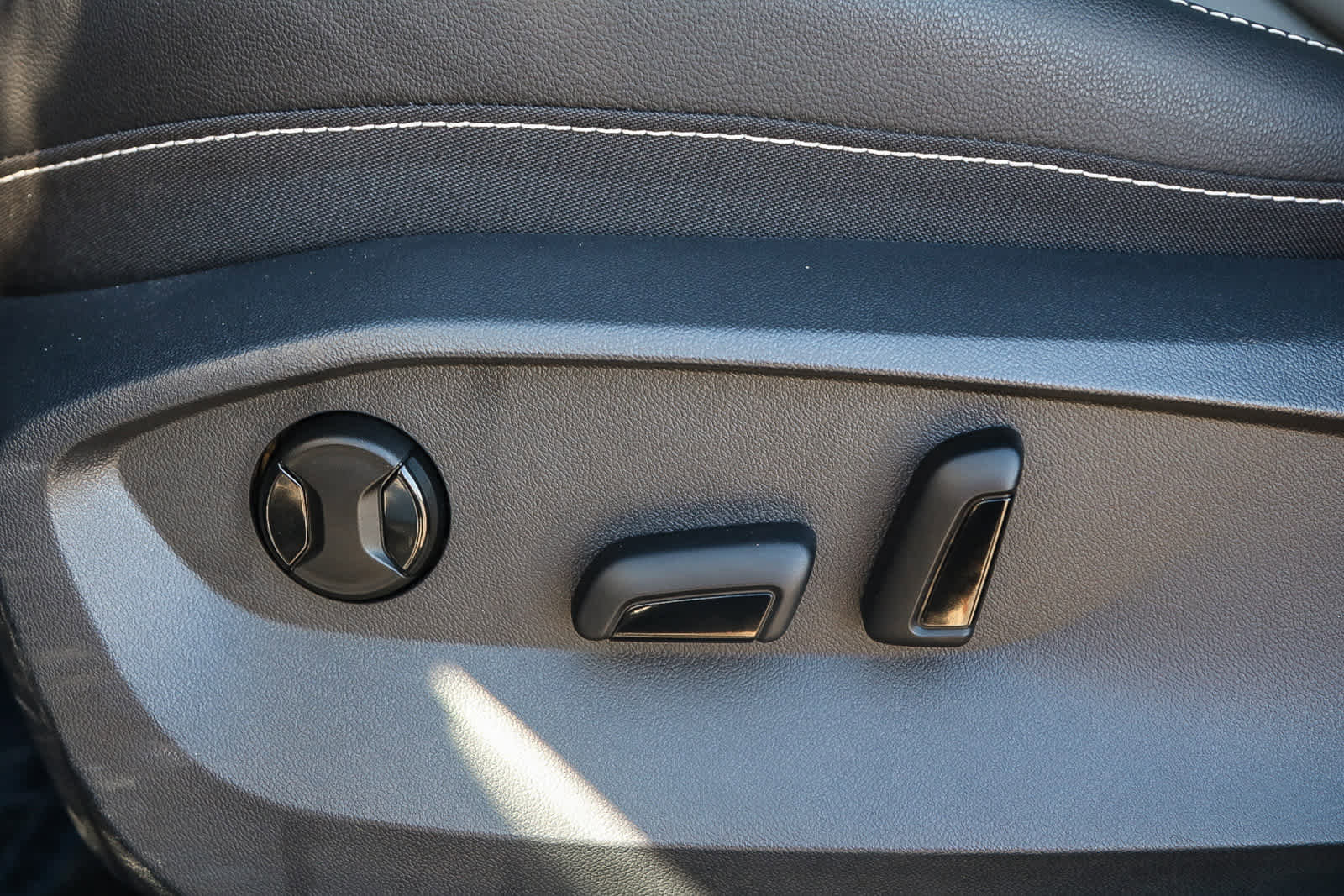 Used 2022 Volkswagen Taos SEL image 22