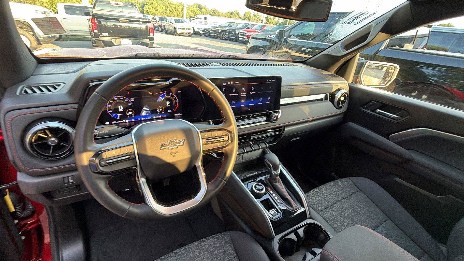 Used 2024 Chevrolet Colorado Z71 w/ Z71 Convenience Package 2 AWD/4WD image 23