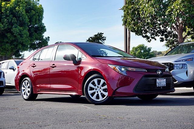 Used 2026 Toyota Corolla LE w/ Carpet Mat Package (TMS) FWD image 2