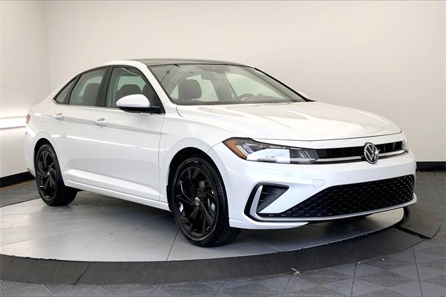 New 2025 Volkswagen Jetta SE