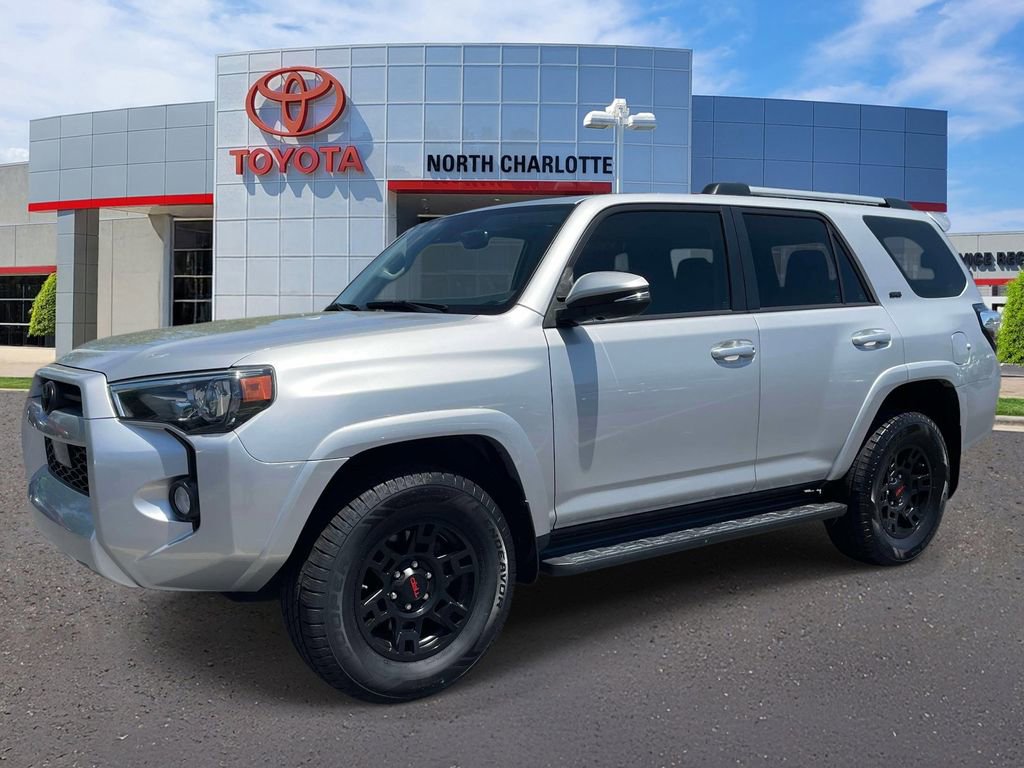 Used 2020 Toyota 4Runner SR5 Premium w/ Moonroof Package AWD/4WD image 3