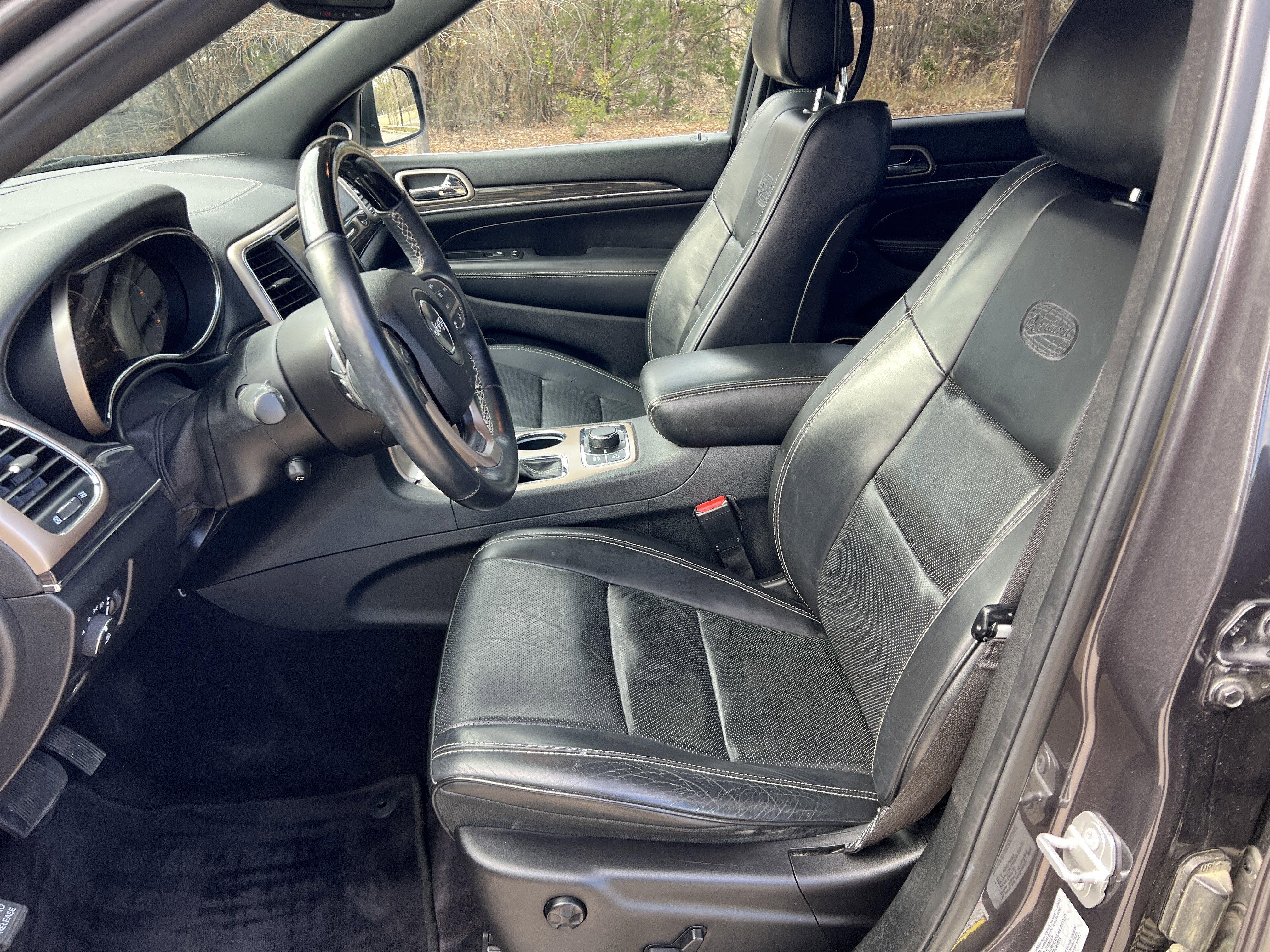 Used 2017 Jeep Grand Cherokee Overland w/ Jeep Active Safety Group image 16