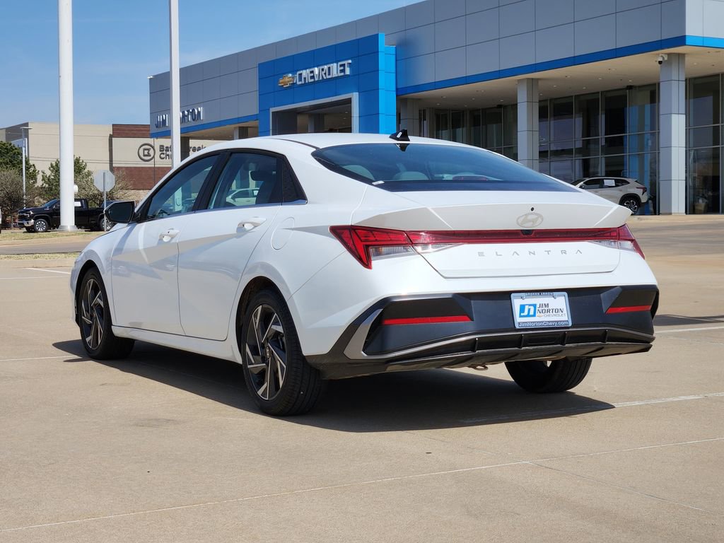 Used 2025 Hyundai Elantra SEL image 6