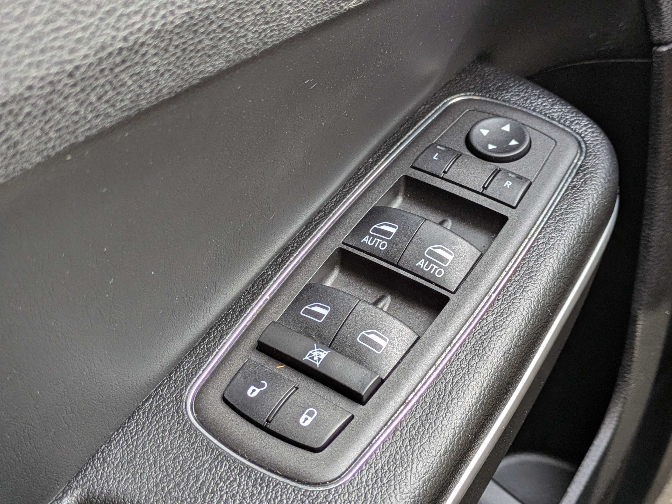 Used 2023 Chrysler 300 Touring RWD image 26