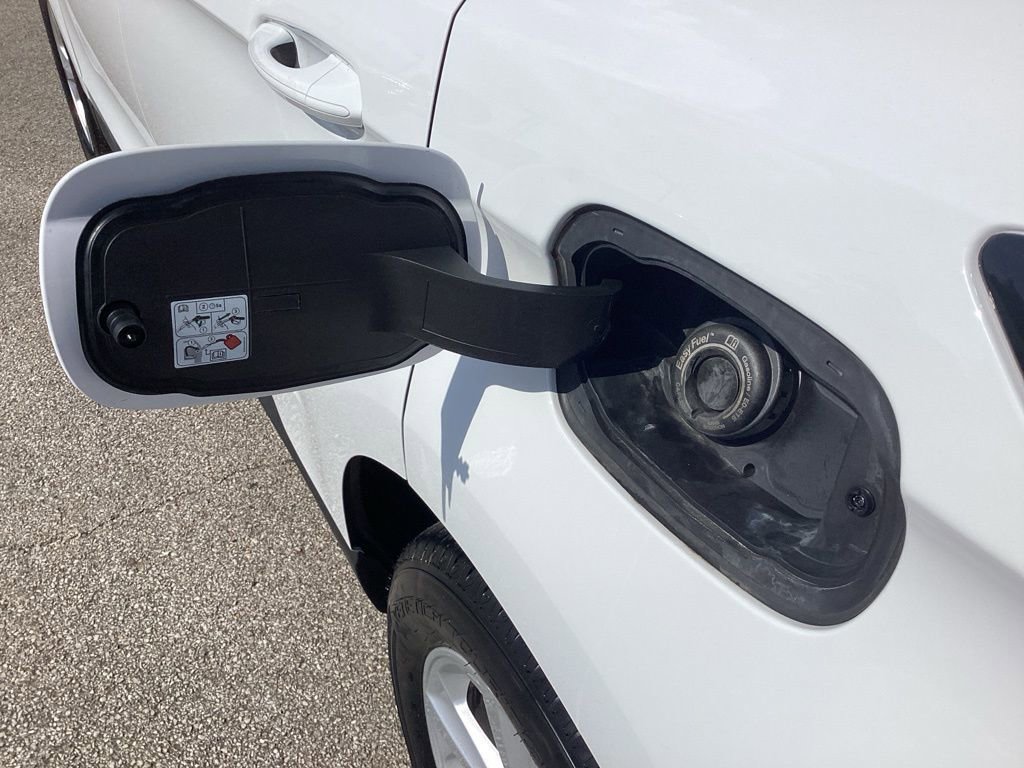 Used 2021 Ford Edge SE FWD image 14