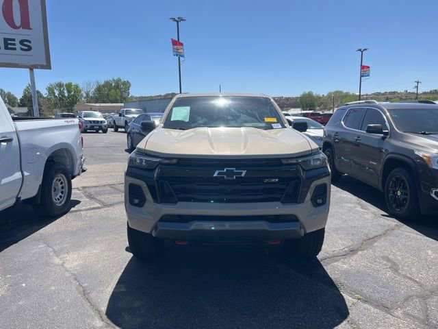 Used 2024 Chevrolet Colorado Z71 w/ Z71 Convenience Package 2 AWD/4WD image 2