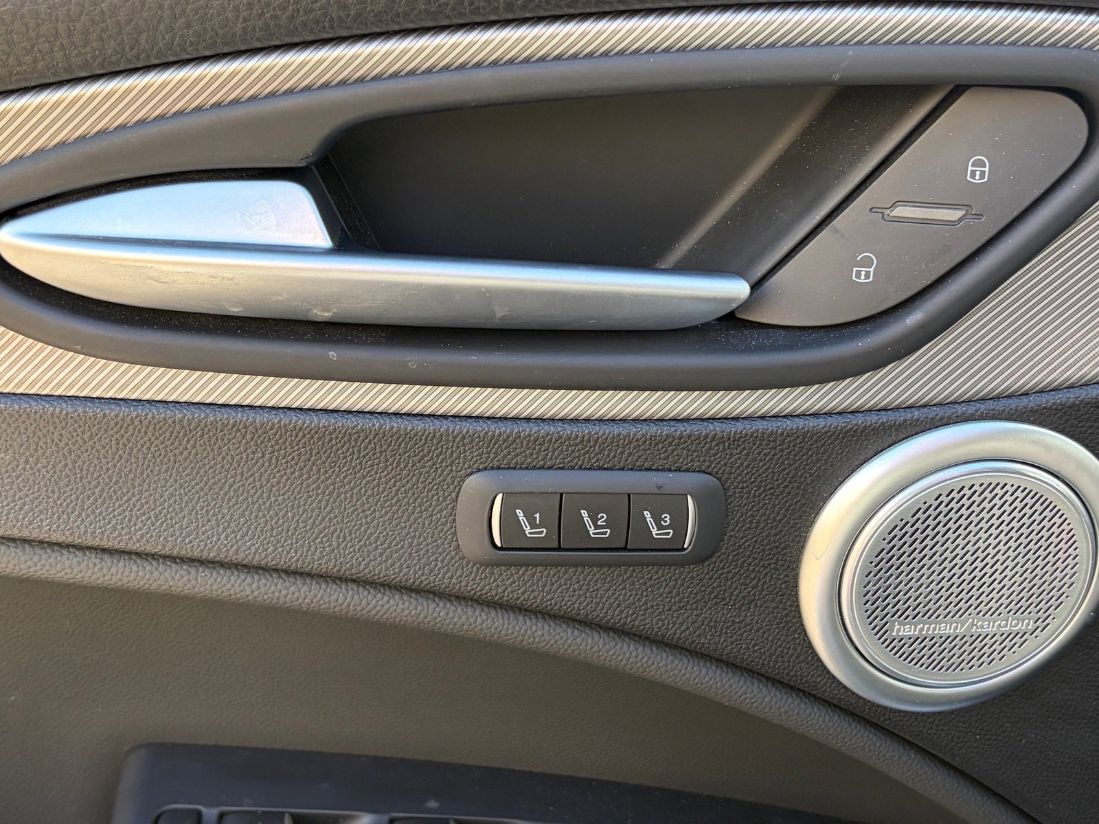 Used 2018 Alfa Romeo Stelvio Ti Sport image 9