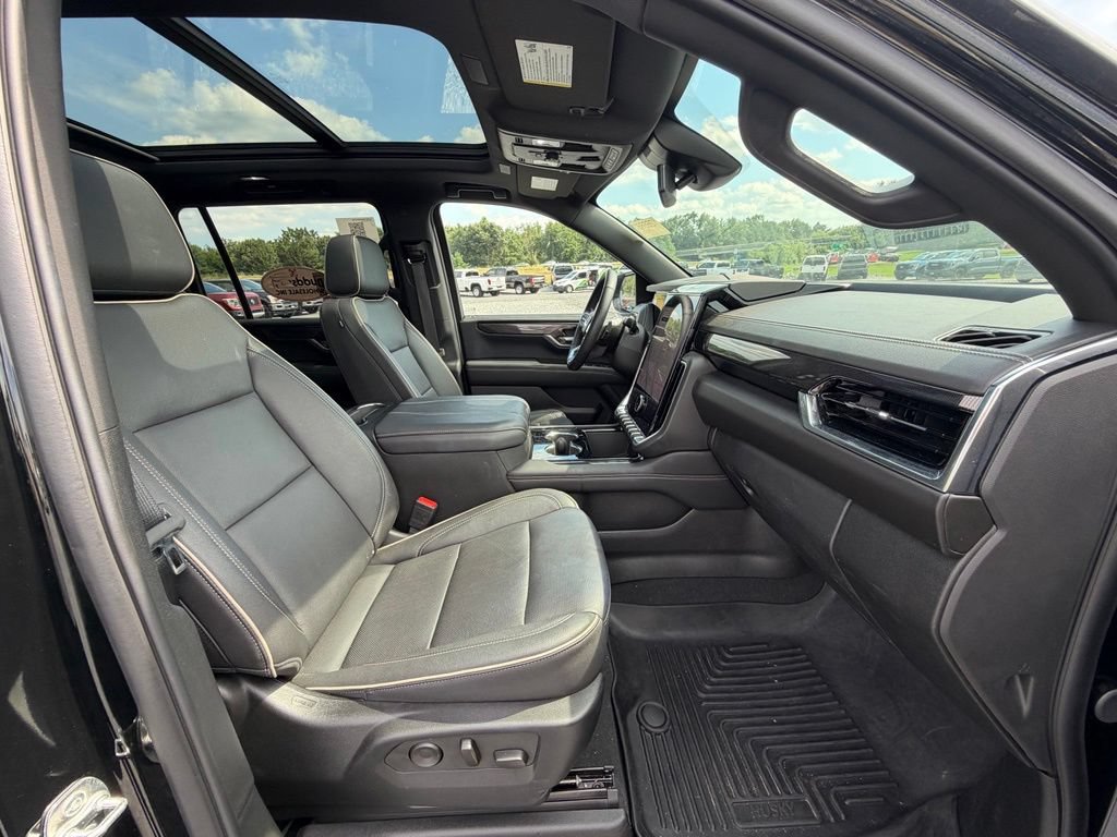 Used 2025 GMC Yukon XL Elevation AWD/4WD image 13