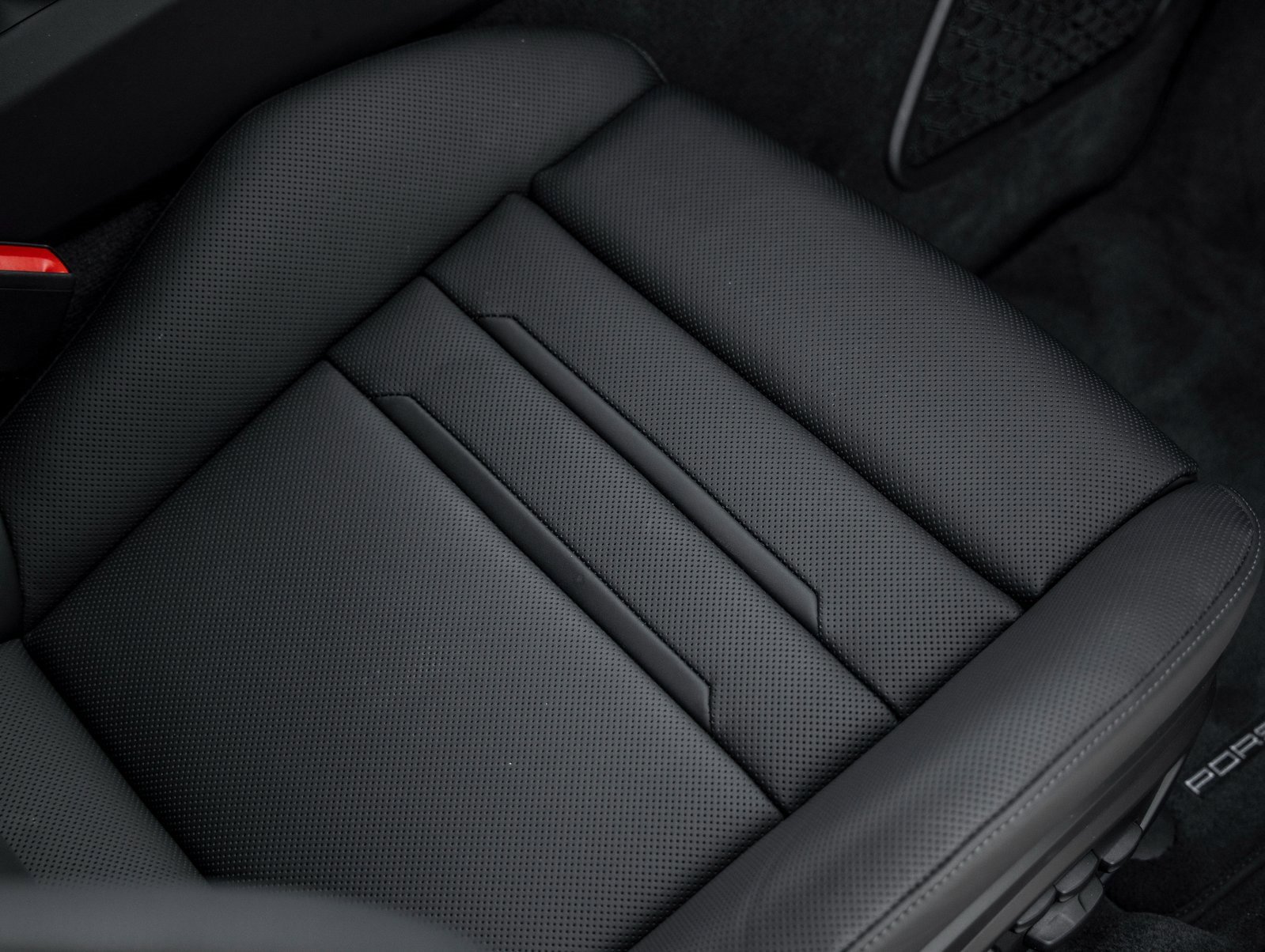 Certified 2023 Porsche Panamera GTS image 40