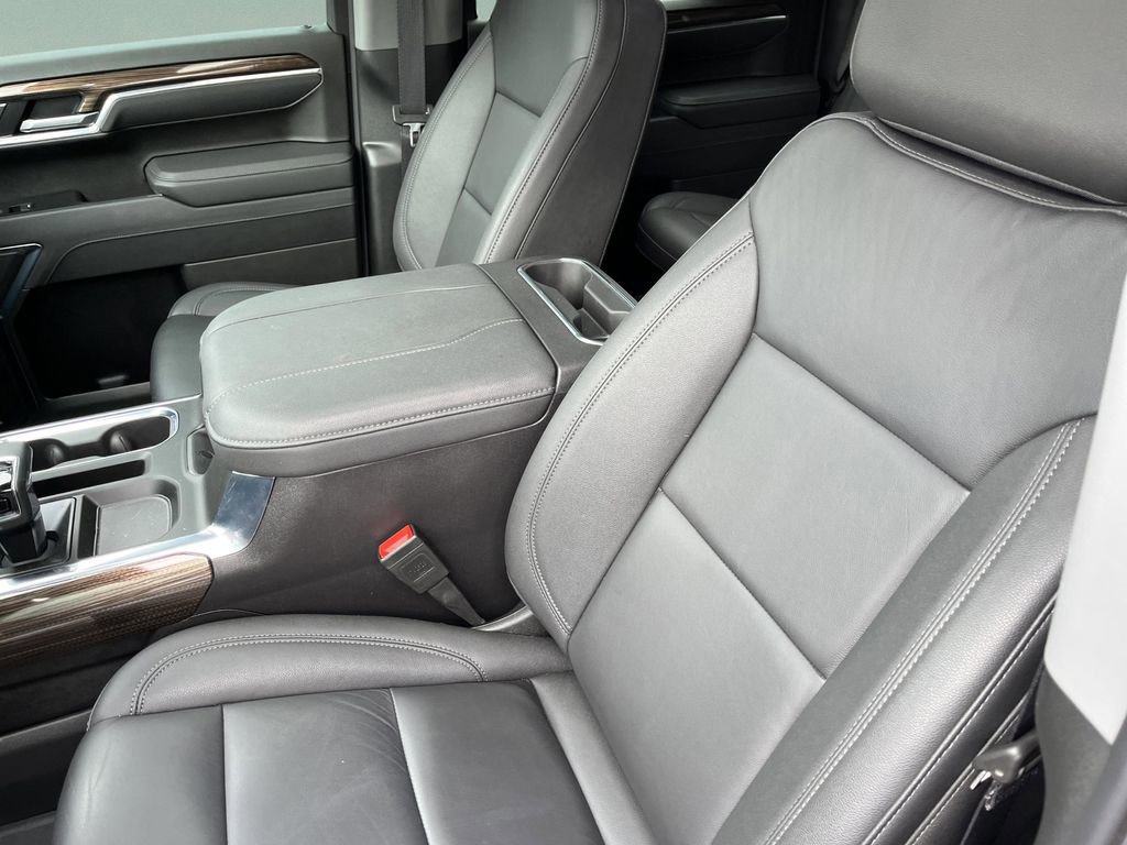 Used 2025 Chevrolet Silverado 1500 LT Trail Boss w/ LT Trail Boss Premium Package AWD/4WD image 55