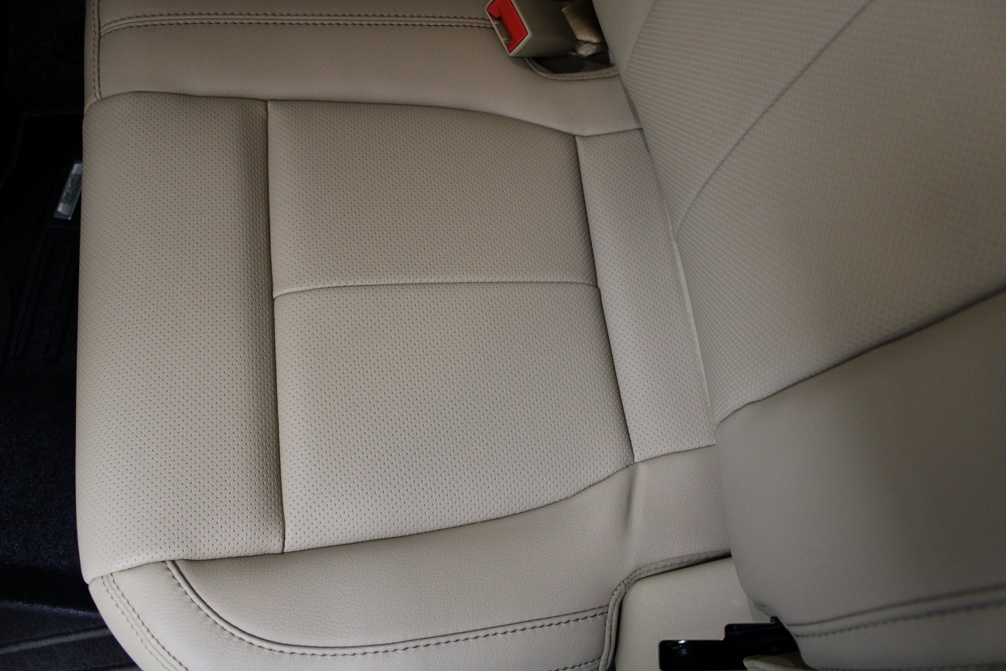 Used 2018 Ford F150 Lariat w/ Equipment Group 501A Mid image 17