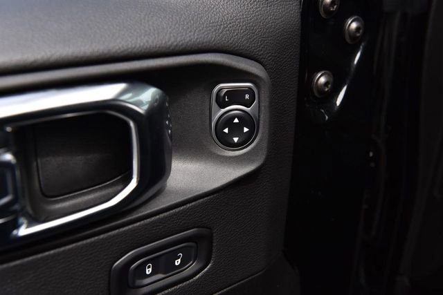 Used 2025 Jeep Wrangler Unlimited Sahara w/ Safety Group AWD/4WD image 8
