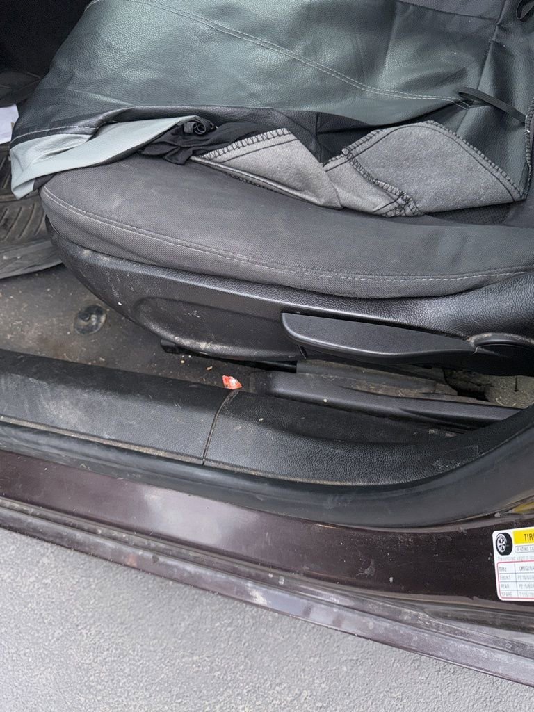 Used 2015 Chevrolet Cruze LT w/ Technology Package image 3