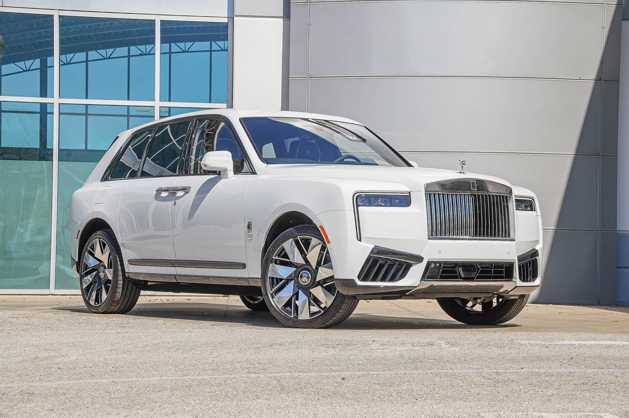 New 2026 Rolls-Royce Cullinan AWD/4WD image 1