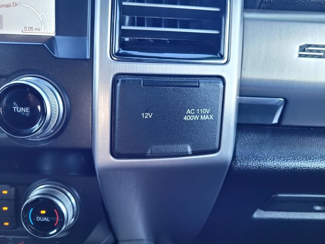Used 2019 Ford F350 Platinum w/ Platinum Ultimate Package AWD/4WD image 19