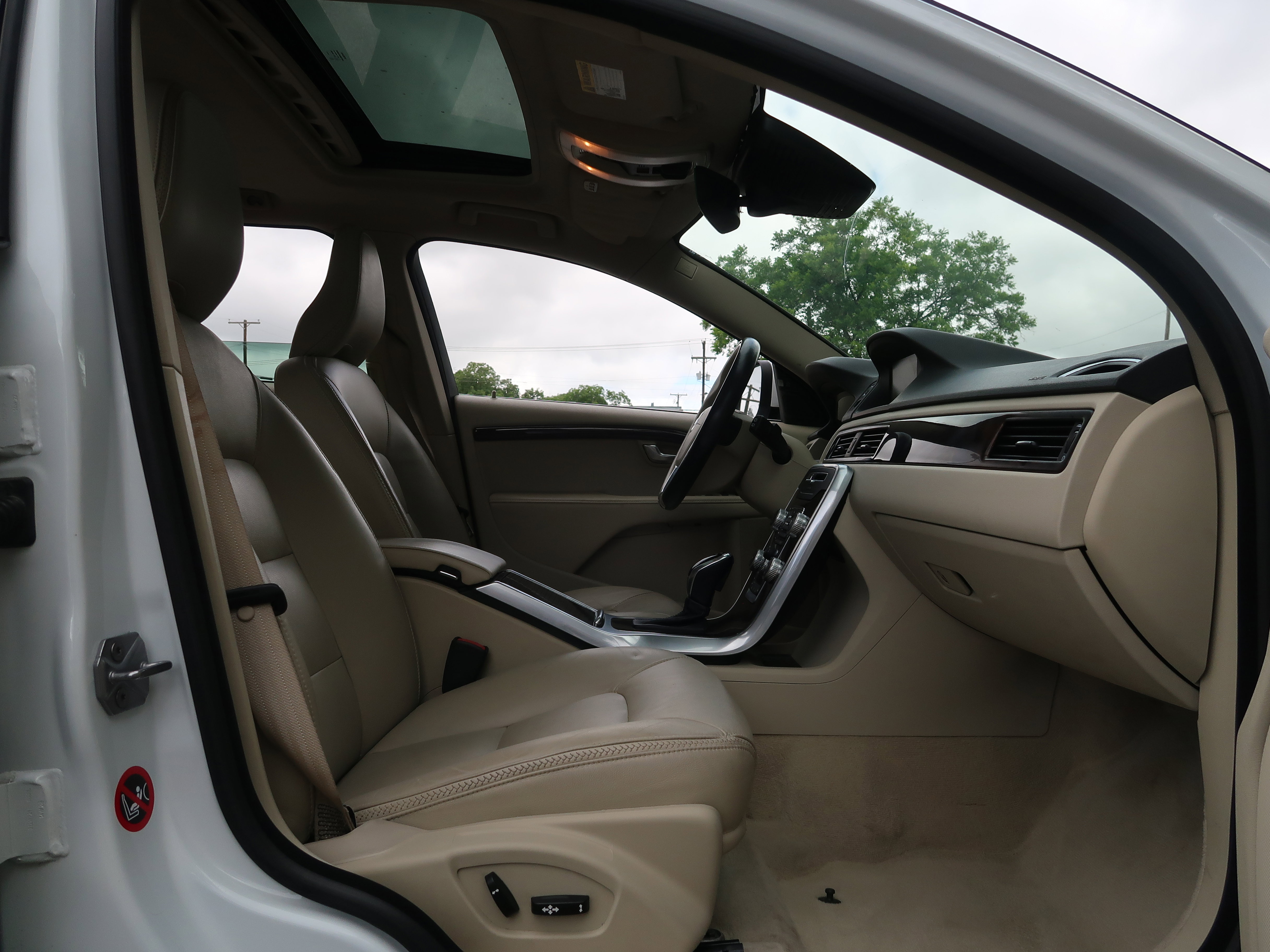 Used 2015 Volvo XC70 T6 Platinum w/ Climate Package AWD/4WD image 31