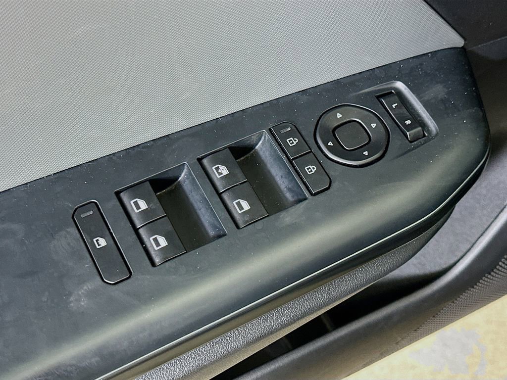 Used 2025 Kia K4 LXS image 16