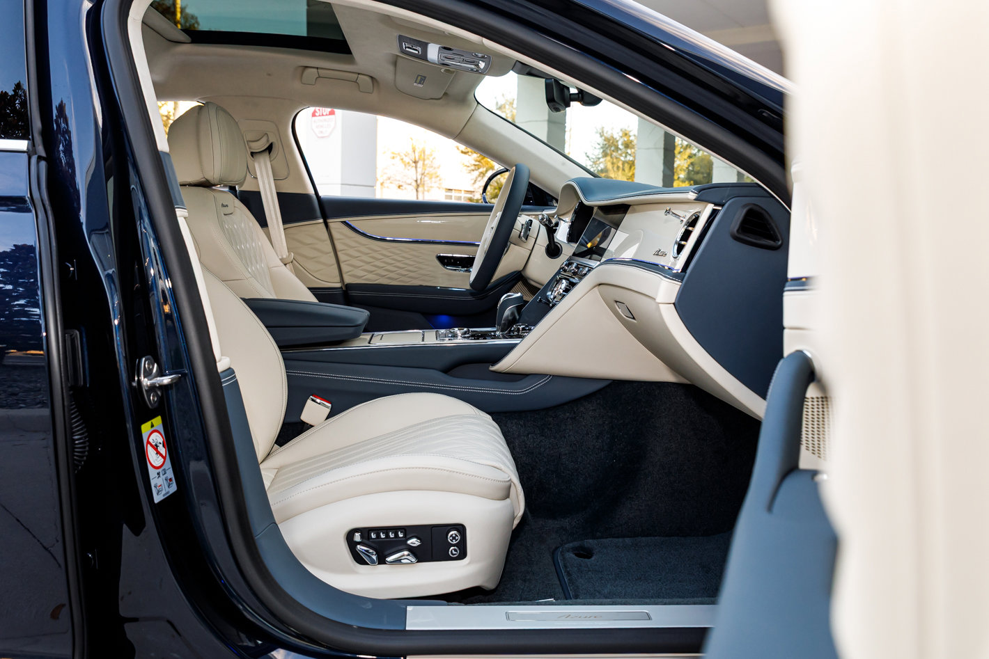 New 2026 Bentley Flying Spur Azure image 44