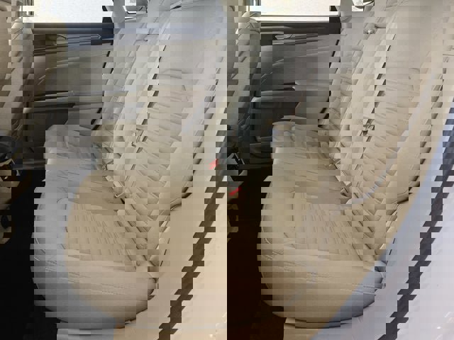 Used 2014 Ford Fusion SE FWD image 15