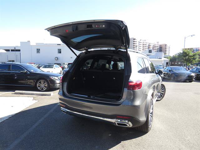 Used 2025 Mercedes-Benz GLS 450 4MATIC image 32