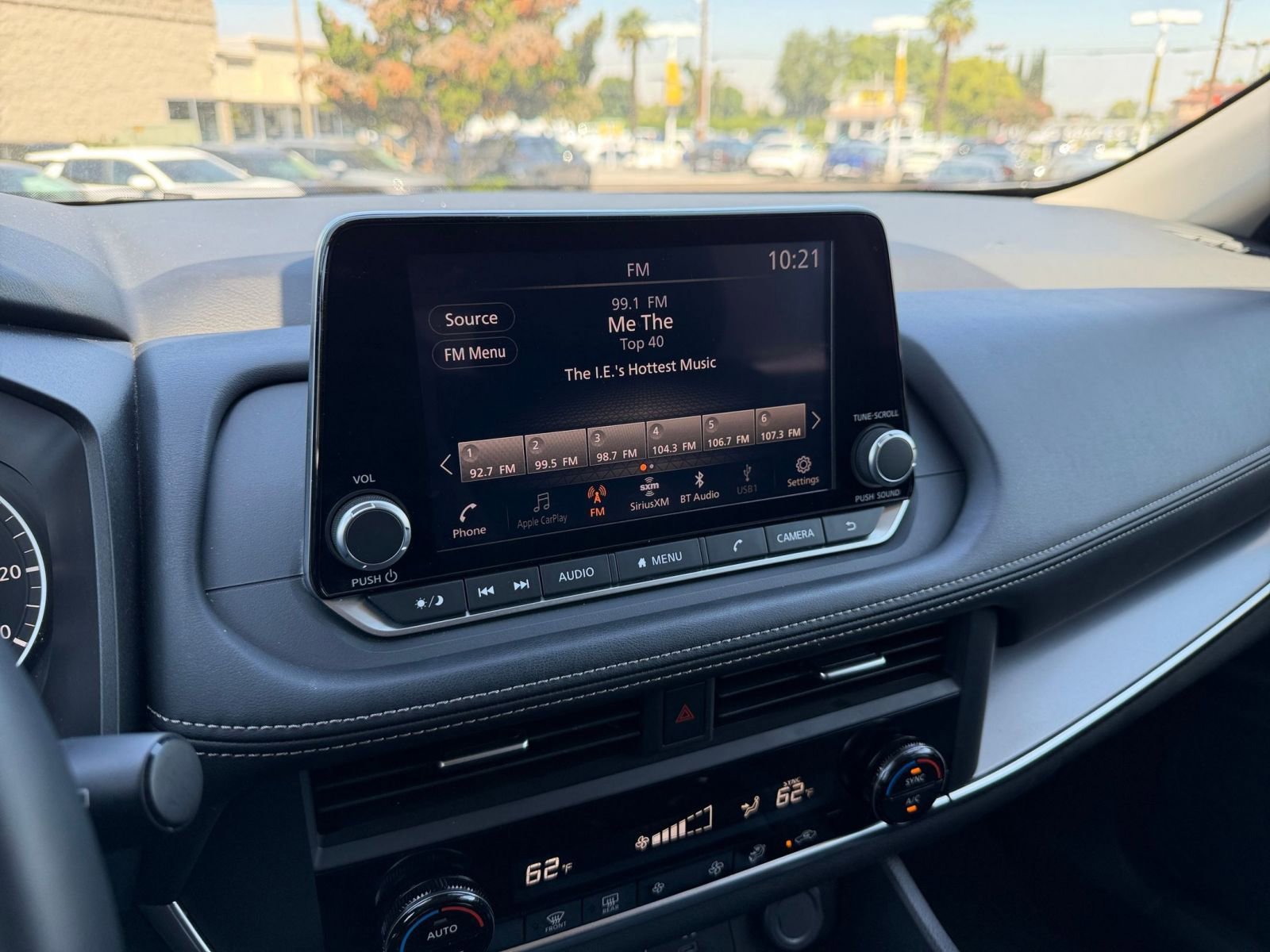 Used 2025 Nissan Rogue SV FWD image 20