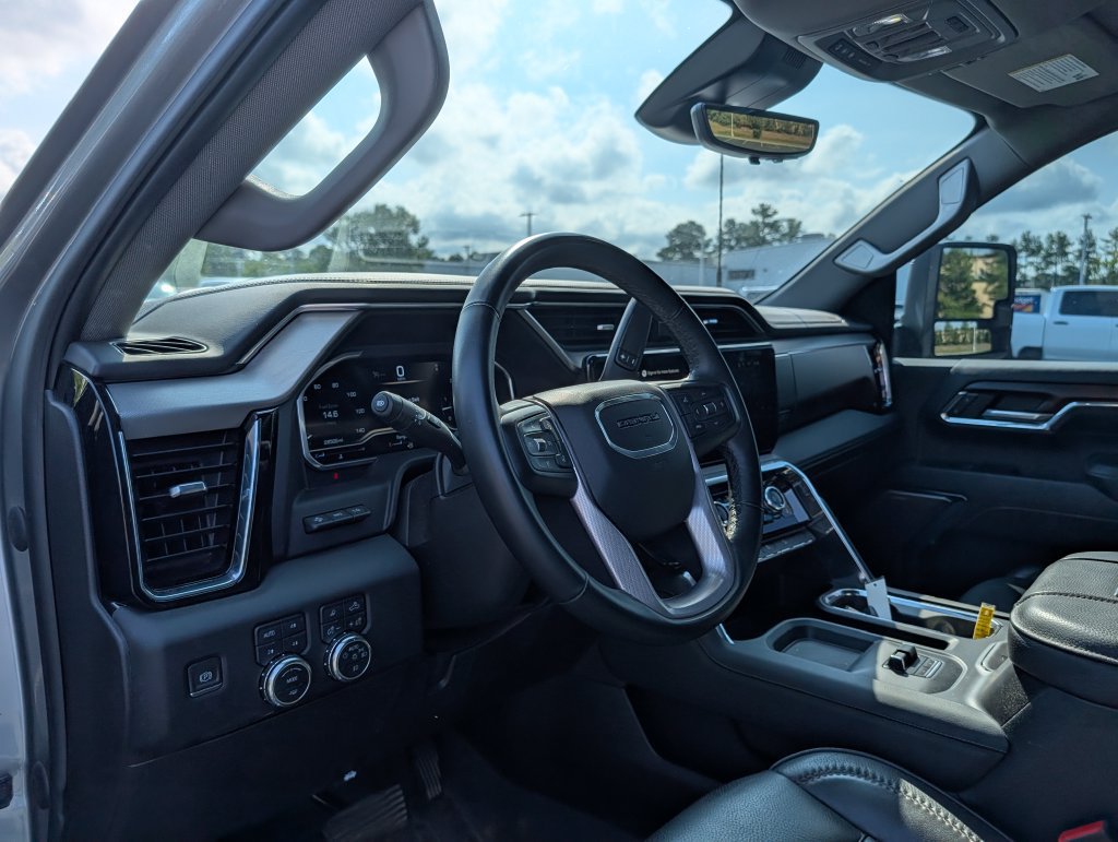 Used 2024 GMC Sierra 3500 Denali w/ Denali Reserve Package AWD/4WD image 17