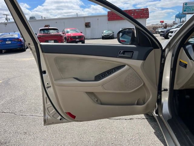 Used 2013 Kia Optima LX image 18