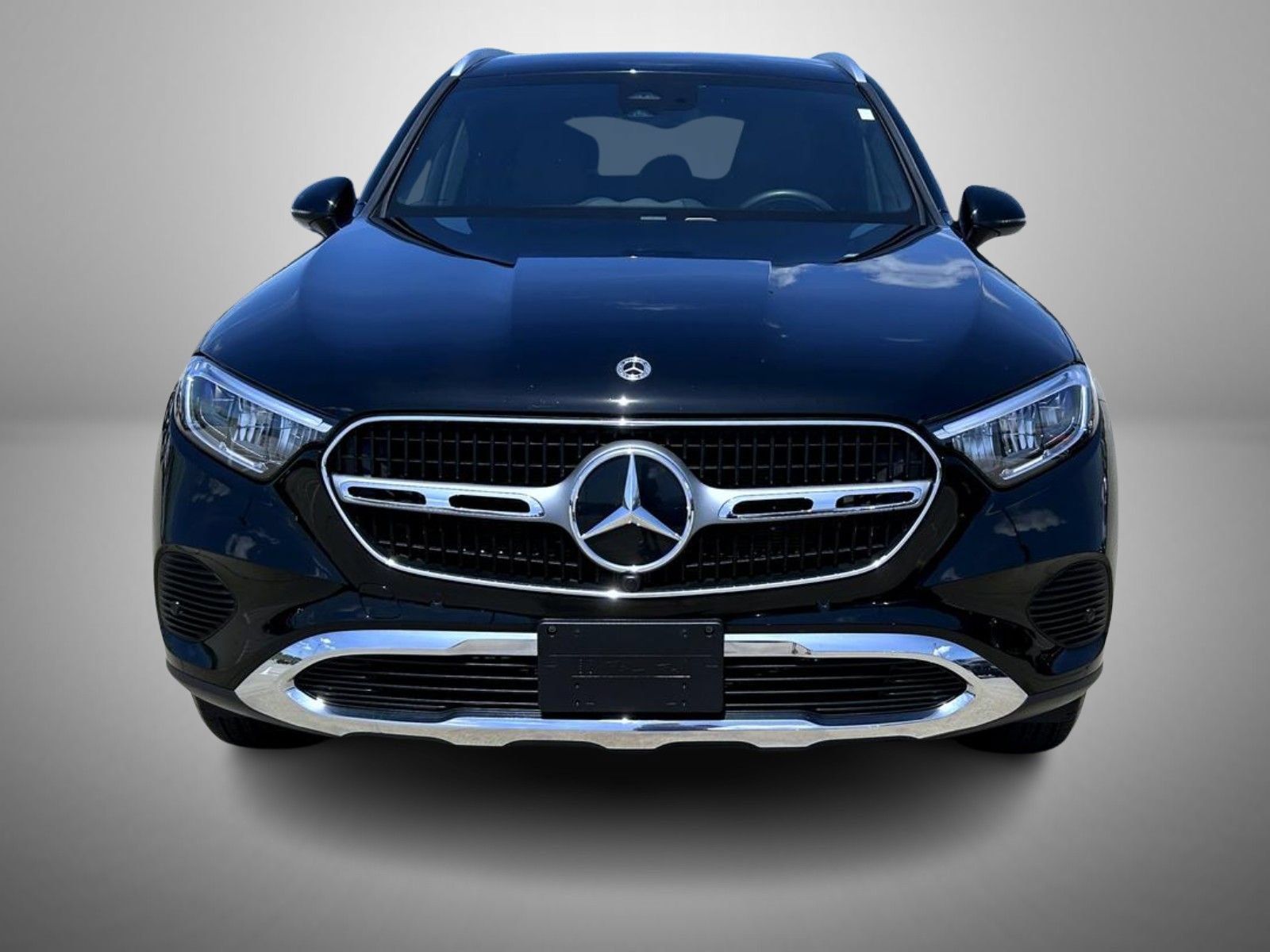 Used 2024 Mercedes-Benz GLC 300 4MATIC image 2