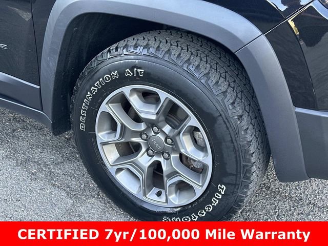 Certified 2022 Jeep Cherokee Trailhawk AWD/4WD image 8