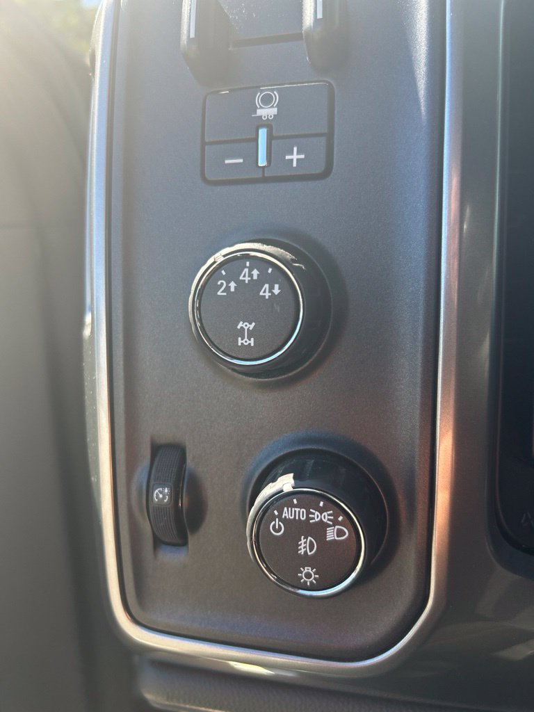 Used 2016 Chevrolet Silverado 2500 LTZ w/ LTZ Plus Package AWD/4WD image 8