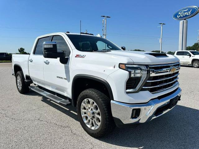 Used 2025 Chevrolet Silverado 2500 LTZ w/ LTZ Premium Package AWD/4WD image 8