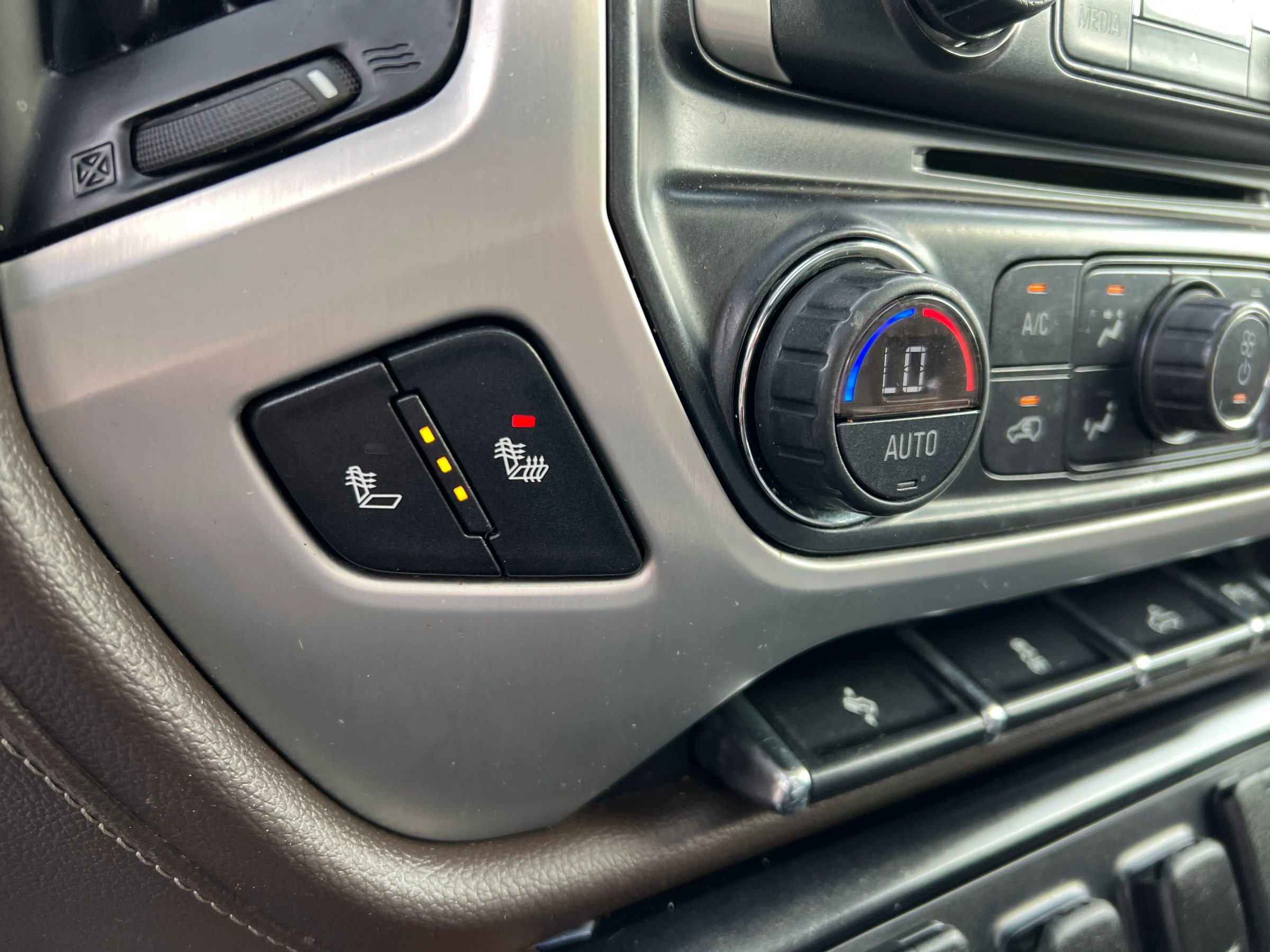 Used 2015 GMC Sierra 1500 SLT w/ SLT Crew Cab Value Package image 17