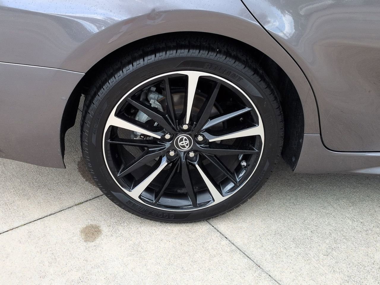 Used 2019 Toyota Camry XSE FWD image 28